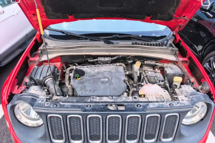 Used Jeep Renegade 2018 Connected Large Screen Version 180T Automatic High-Energy Edition Engine Bay