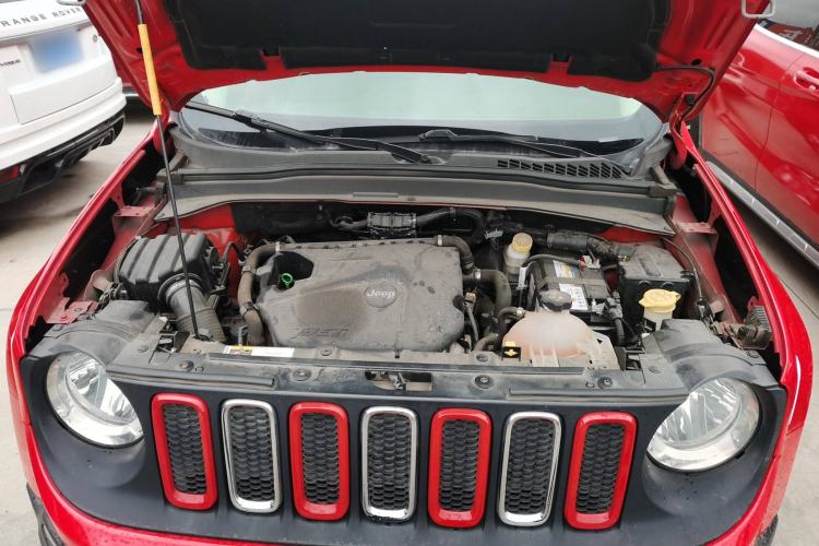 Used Jeep Renegade 2018 Connected Large Screen Version 180T Automatic High-Energy Edition Engine Bay