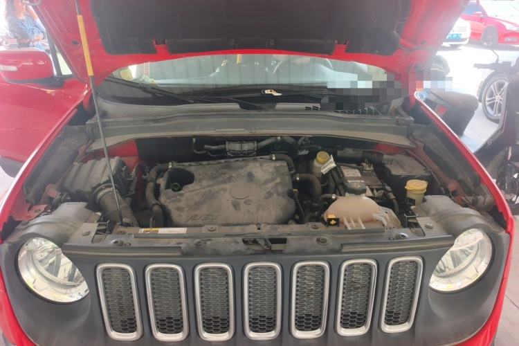 Used Jeep Renegade 2018 Connected Large Screen Version 180T Automatic High-Energy Edition Engine Bay