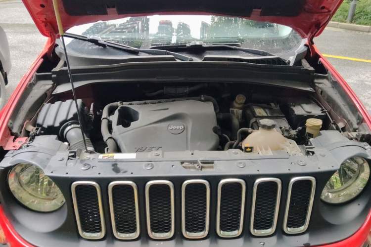 Used Jeep Renegade 2018 Connected Large Screen Version 180T Automatic Jingneng Version Engine Bay