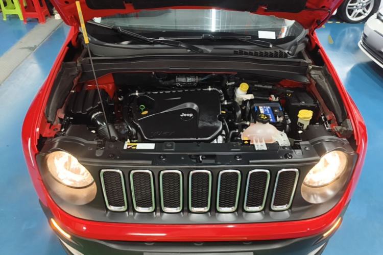 Used Jeep Renegade 2018 Connected Large Screen Version 180T Automatic High-Energy Edition Engine Bay