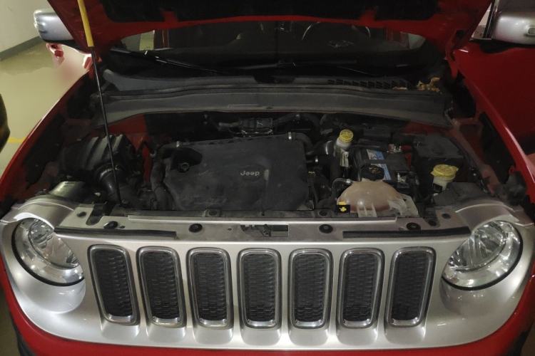 Used Jeep Renegade 2018 Connected Large Screen Version 180T Automatic Smart Version Engine Bay