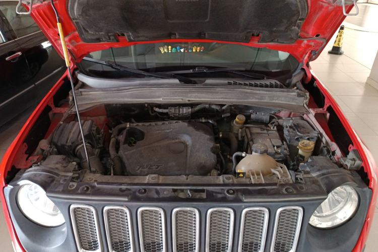 Used Jeep Renegade 2018 Connected Large Screen Version 180T Automatic High-Energy Edition Engine Bay