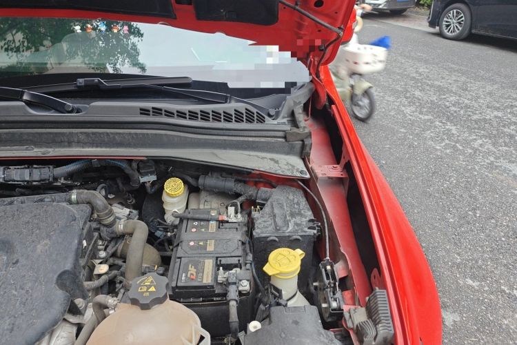 Used Jeep Renegade 2018 Connected Large Screen Version 180T Automatic High-Energy Edition Engine Bay Left