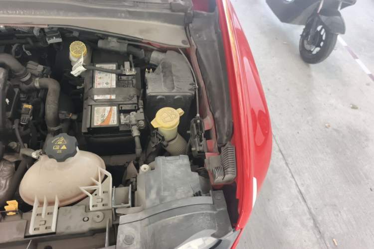 Used Jeep Renegade 2018 Connected Large Screen Version 180T Automatic High-Energy Edition Engine Bay Left