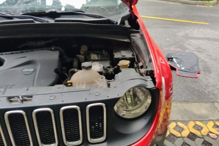 Used Jeep Renegade 2018 Connected Large Screen Version 180T Automatic Jingneng Version Engine Bay Left