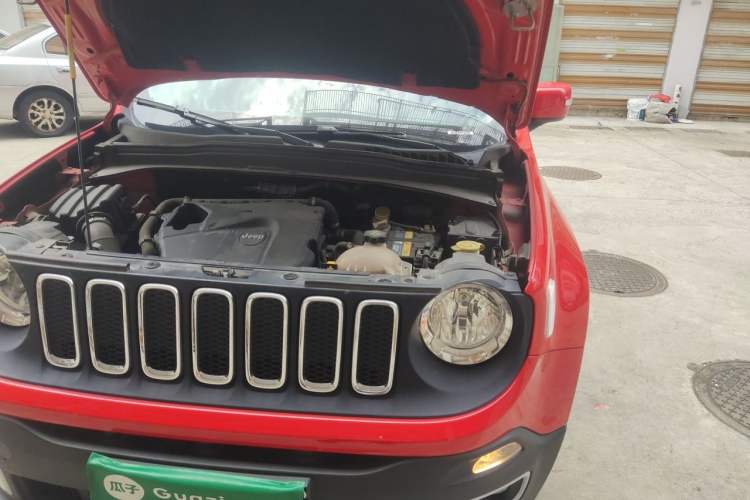 Used Jeep Renegade 2018 Connected Large Screen Version 180T Automatic Jingneng Version Engine Bay Left