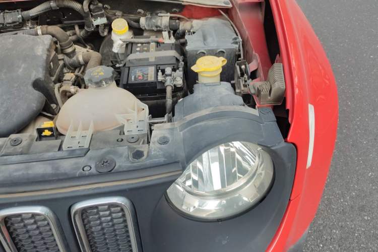 Used Jeep Renegade 2018 Connected Large Screen Version 180T Automatic Jingneng Version Engine Bay Left