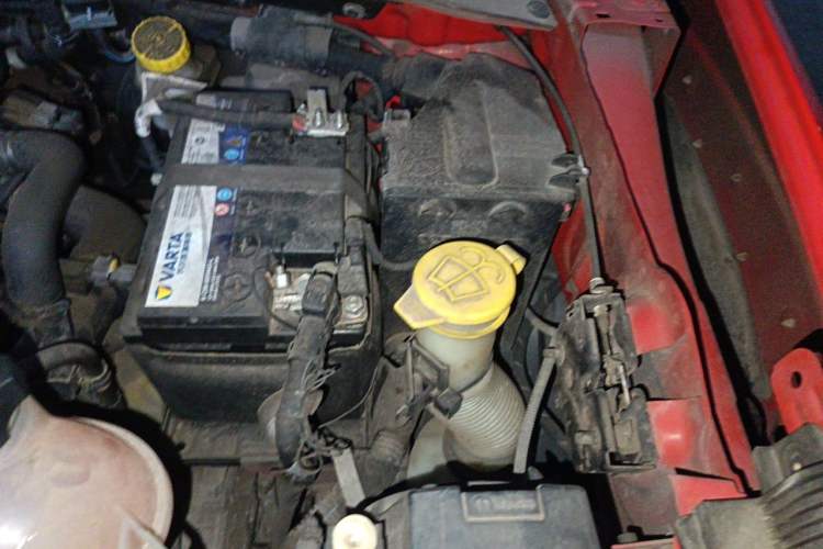 Used Jeep Renegade 2018 Connected Large Screen Version 180T Automatic Jingneng Version Engine Bay Left