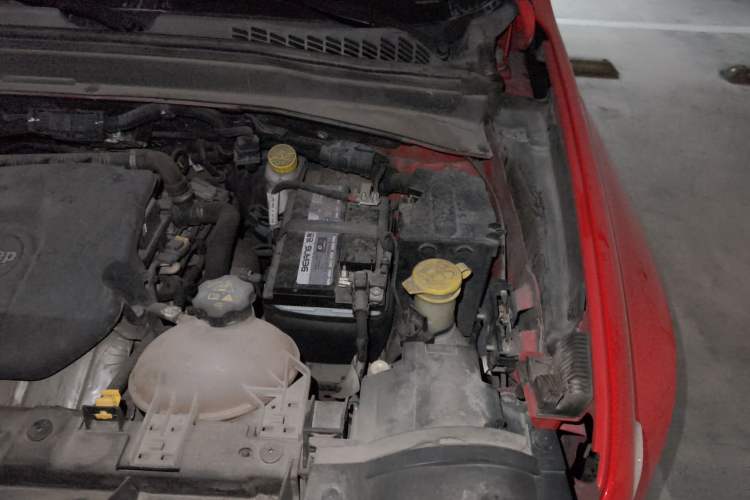 Used Jeep Renegade 2018 Connected Large Screen Version 180T Automatic High-Energy Edition Engine Bay Left