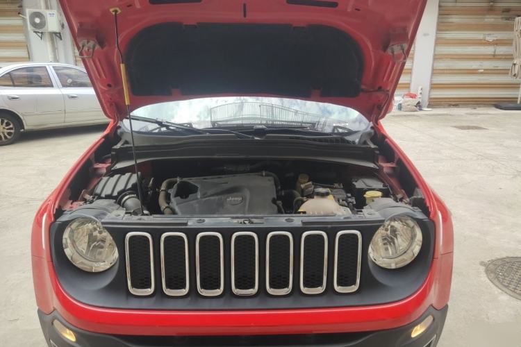 Used Jeep Renegade 2018 Connected Large Screen Version 180T Automatic Jingneng Version Engine Bay