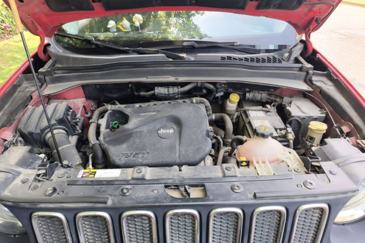 Used Jeep Renegade 2018 Connected Large Screen Version 180T Automatic High-Energy Edition Engine Bay