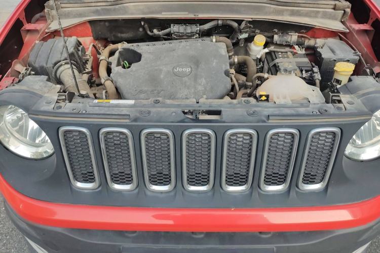 Used Jeep Renegade 2018 Connected Large Screen Version 180T Automatic Jingneng Version Engine Bay