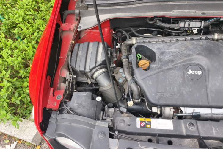 Used Jeep Renegade 2018 Connected Large Screen Version 180T Automatic High-Energy Edition Engine Bay Right