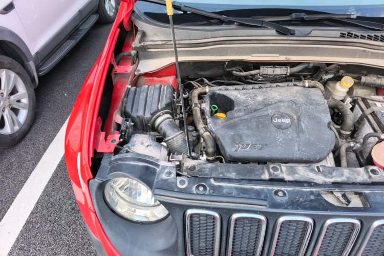 Used Jeep Renegade 2018 Connected Large Screen Version 180T Automatic High-Energy Edition Engine Bay Right