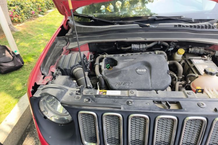 Used Jeep Renegade 2018 Connected Large Screen Version 180T Automatic High-Energy Edition Engine Bay Right