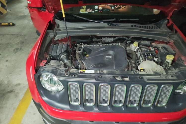 Used Jeep Renegade 2018 Connected Large Screen Version 180TS Automatic High-Energy Edition Engine Bay Right