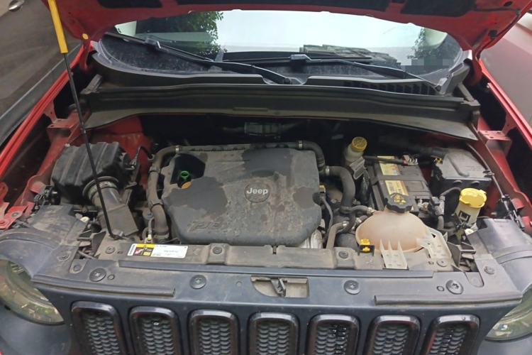 Used Jeep Renegade 2018 Connected Large Screen Version 180T Automatic High-Energy Edition Engine Bay
