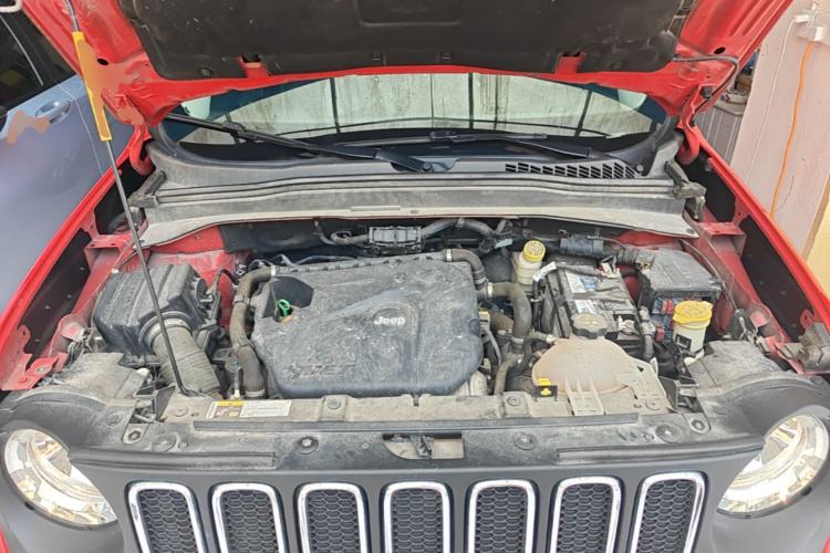 Used Jeep Renegade 2018 Connected Large Screen Version 180T Automatic High-Energy Edition Engine Bay