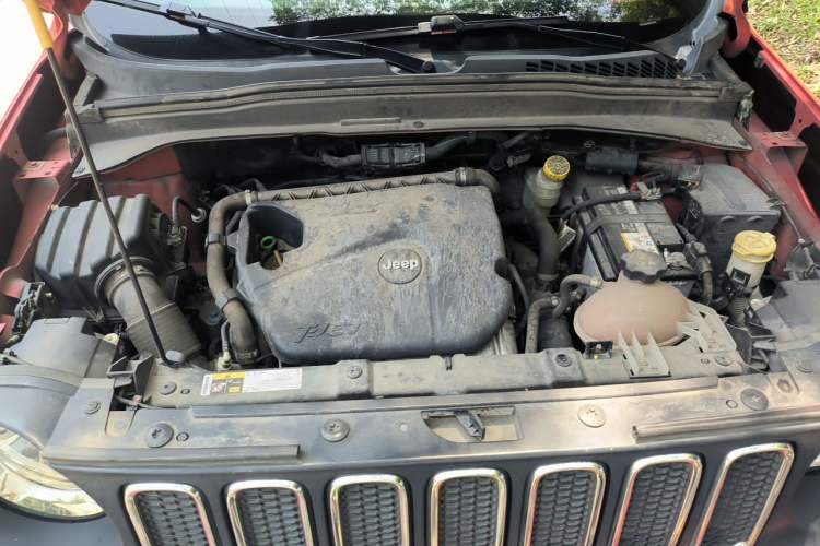 Used Jeep Renegade 2018 Connected Large Screen Version 180T Automatic High-Energy Edition Engine Bay