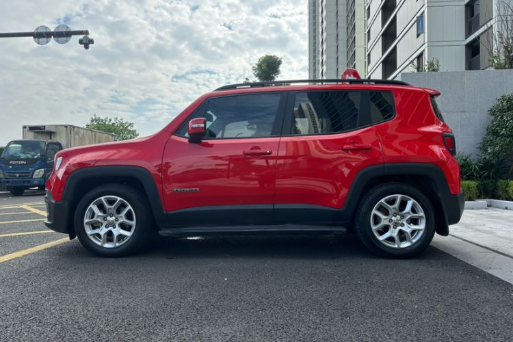 Used Jeep Renegade 2018 Connected Large Screen Version 180T Automatic High-Energy Edition Exterior 1
