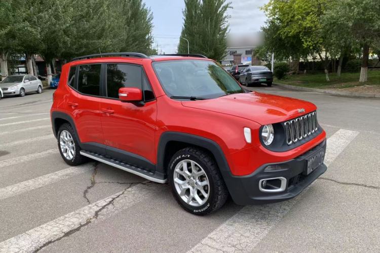 Used Jeep Renegade 2018 Connected Large Screen Version 180T Automatic High-Energy Edition Exterior 2
