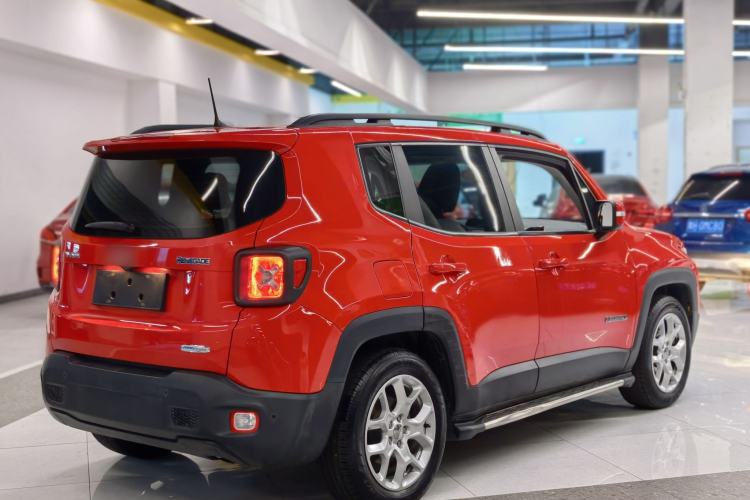 Used Jeep Renegade 2018 Connected Large Screen Version 180T Automatic Jingneng Version Exterior 3