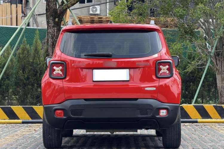 Used Jeep Renegade 2018 Connected Large Screen Version 180T Automatic High-Energy Edition Exterior 3