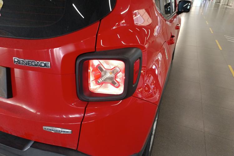 Used Jeep Renegade 2018 Connected Large Screen Version 180T Automatic High-Energy Edition Exterior 3