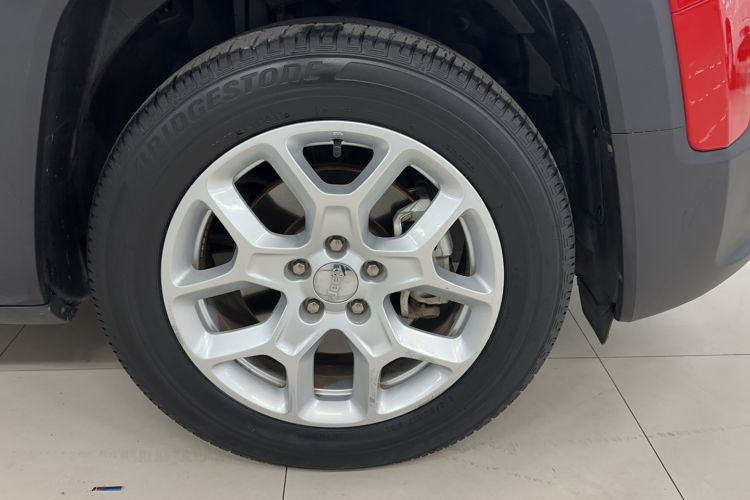 Used Jeep Renegade 2018 Connected Large Screen Version 180T Automatic High-Energy Edition Exterior 4