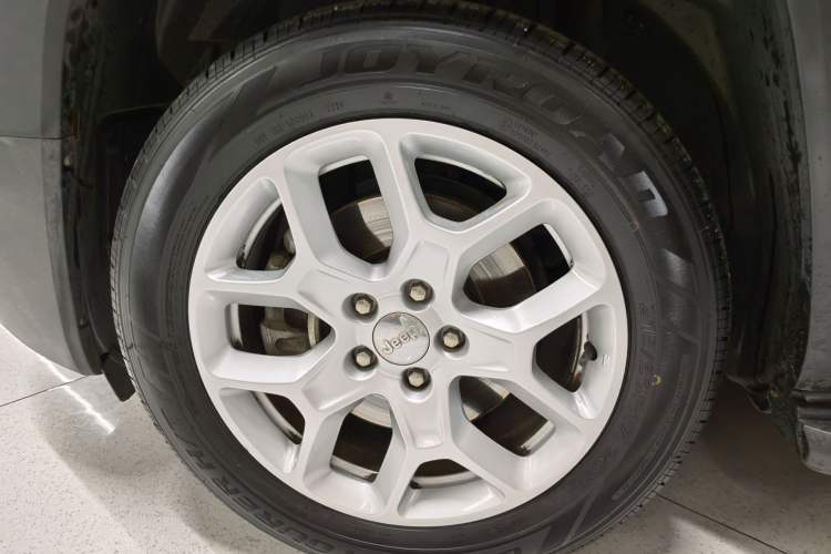 Used Jeep Renegade 2018 Connected Large Screen Version 180T Automatic Jingneng Version Exterior 5