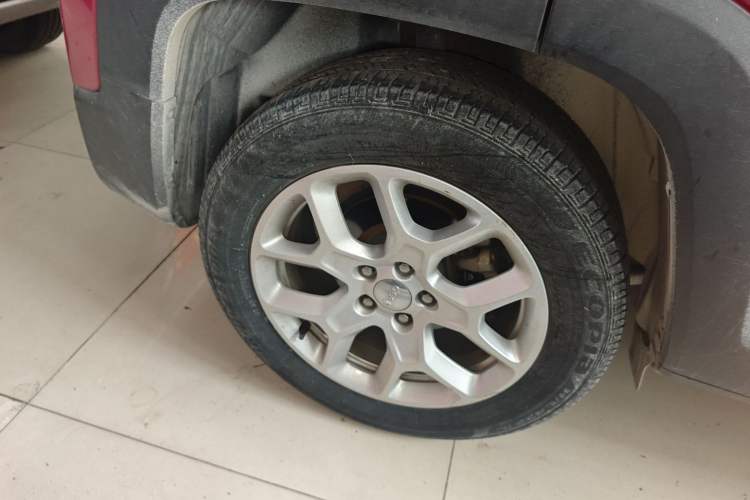Used Jeep Renegade 2018 Connected Large Screen Version 180T Automatic High-Energy Edition Exterior 5