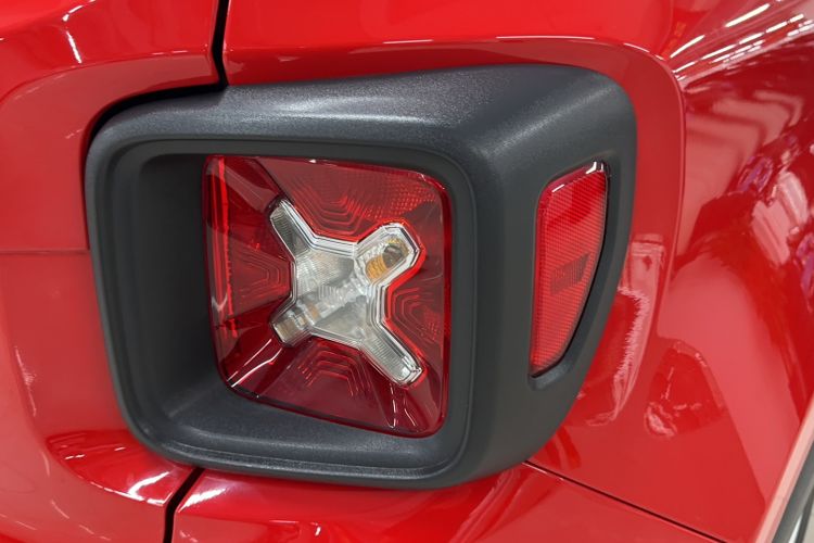 Used Jeep Renegade 2018 Connected Large Screen Version 180T Automatic High-Energy Edition Exterior 6