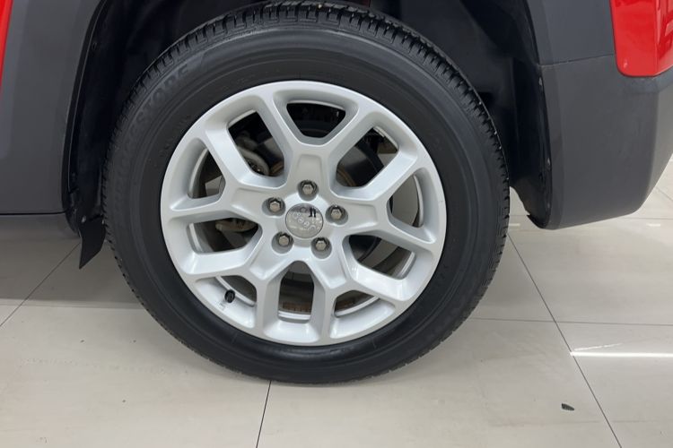 Used Jeep Renegade 2018 Connected Large Screen Version 180T Automatic High-Energy Edition Exterior 9