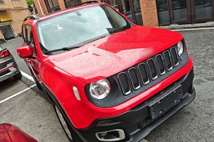 Used Jeep Renegade 2018 Connected Large Screen Version 180T Automatic High-Energy Edition Front Right 45 Deg