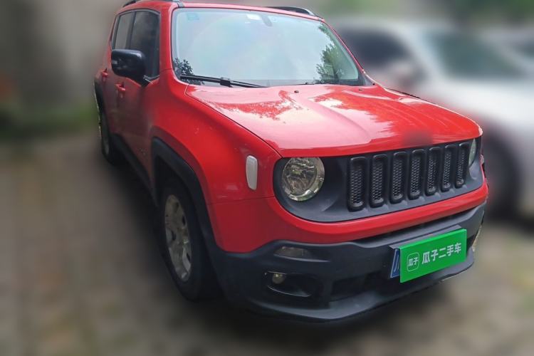 Used Jeep Renegade 2018 Connected Large Screen Version 180T Automatic High-Energy Edition Front Right 45 Deg