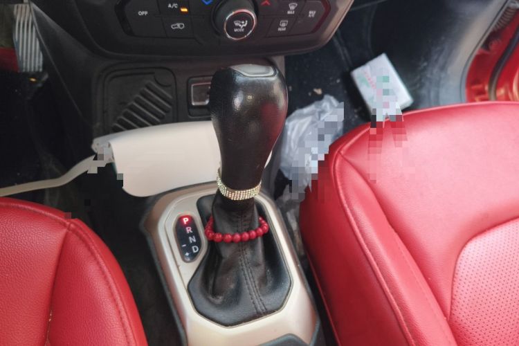 Used Jeep Renegade 2018 Connected Large Screen Version 180T Automatic High-Energy Edition Gear Lever