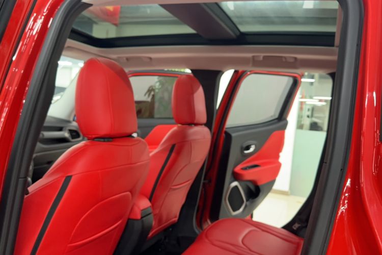 Used Jeep Renegade 2018 Connected Large Screen Version 180T Automatic High-Energy Edition Headliner