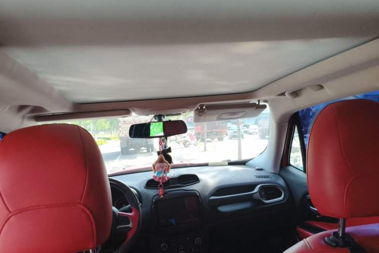Used Jeep Renegade 2018 Connected Large Screen Version 180T Automatic High-Energy Edition Headliner