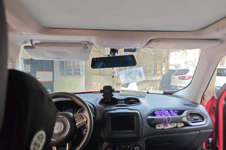 Used Jeep Renegade 2018 Connected Large Screen Version 180T Automatic High-Energy Edition Headliner