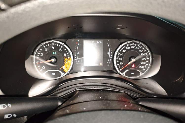 Used Jeep Renegade 2018 Connected Large Screen Version 180T Automatic High-Energy Edition Instrument Cluster