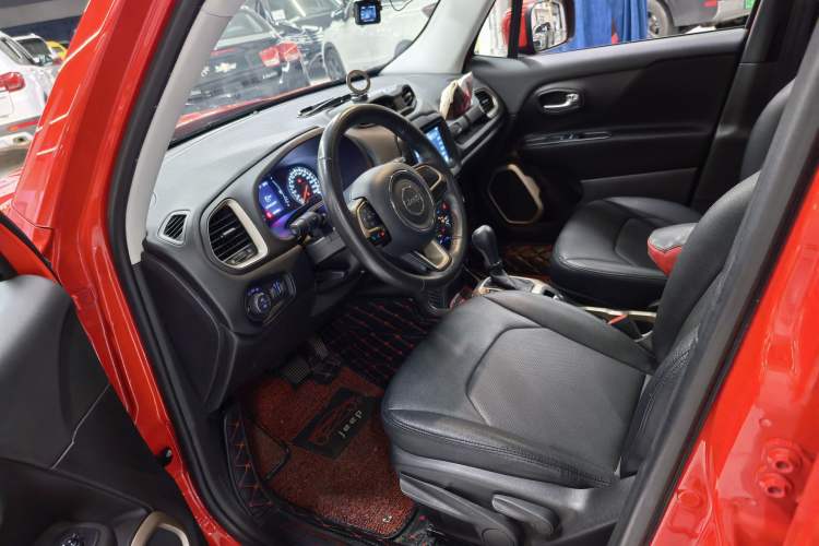 Used Jeep Renegade 2018 Connected Large Screen Version 180T Automatic Jingneng Version Interior 1