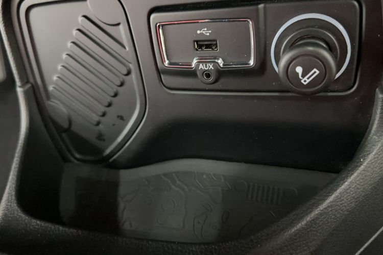 Used Jeep Renegade 2018 Connected Large Screen Version 180T Automatic High-Energy Edition Interior 13