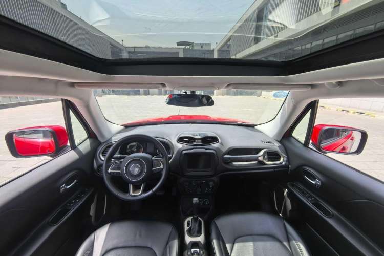 Used Jeep Renegade 2018 Connected Large Screen Version 180TS Automatic High-Energy Edition Interior 2