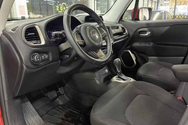 Used Jeep Renegade 2018 Connected Large Screen Version 180T Automatic Jingneng Version Interior 2
