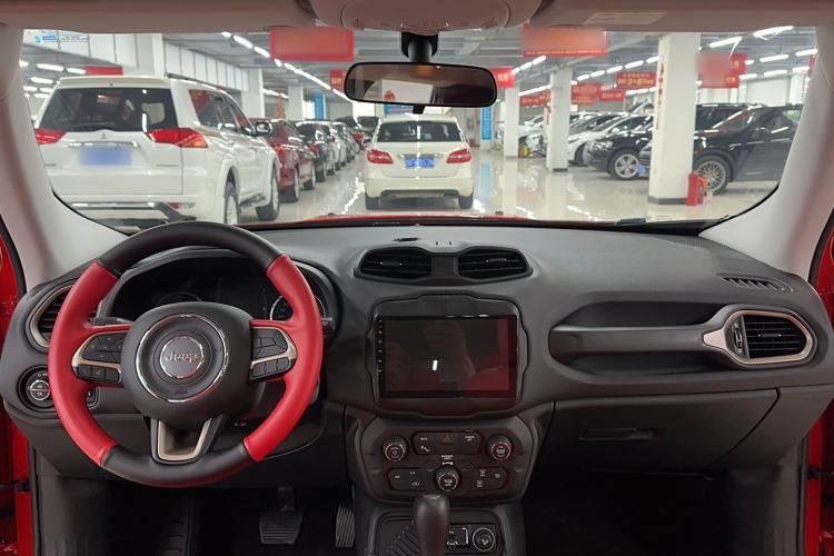 Used Jeep Renegade 2018 Connected Large Screen Version 180T Automatic High-Energy Edition Interior 2