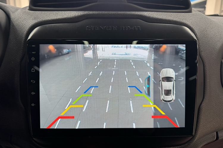 Used Jeep Renegade 2018 Connected Large Screen Version 180T Automatic High-Energy Edition Interior 3