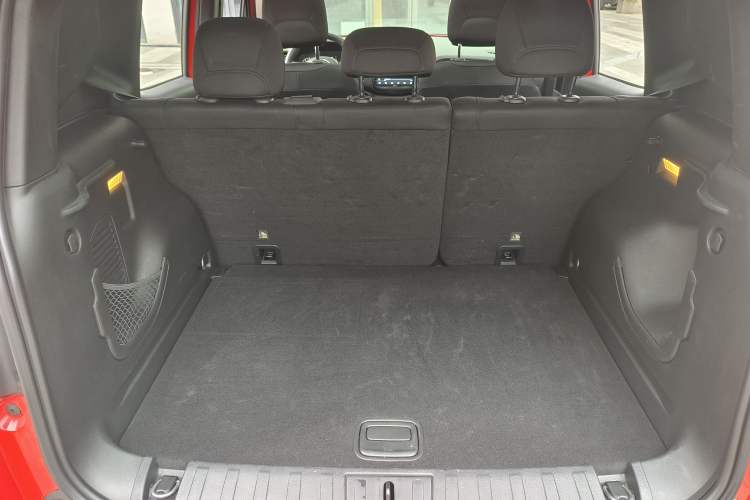Used Jeep Renegade 2018 Connected Large Screen Version 180T Automatic High-Energy Edition Interior 4