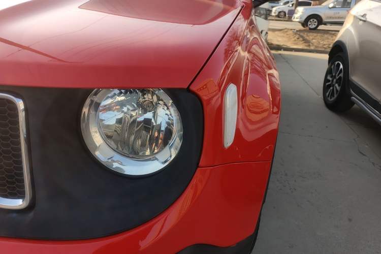 Used Jeep Renegade 2018 Connected Large Screen Version 180T Automatic High-Energy Edition Left Front Headlight