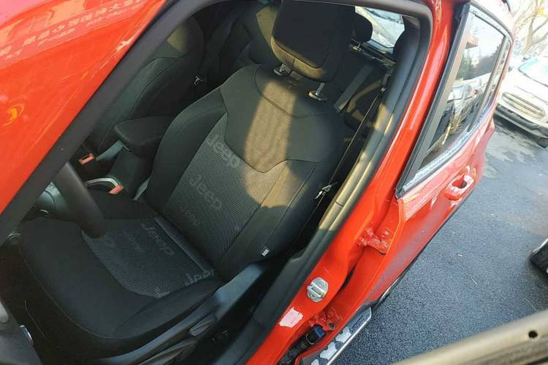 Used Jeep Renegade 2018 Connected Large Screen Version 180T Automatic Jingneng Version Left Front Seat